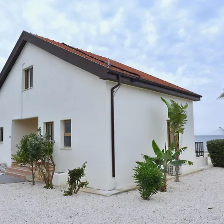 Kochili Villa Pomos